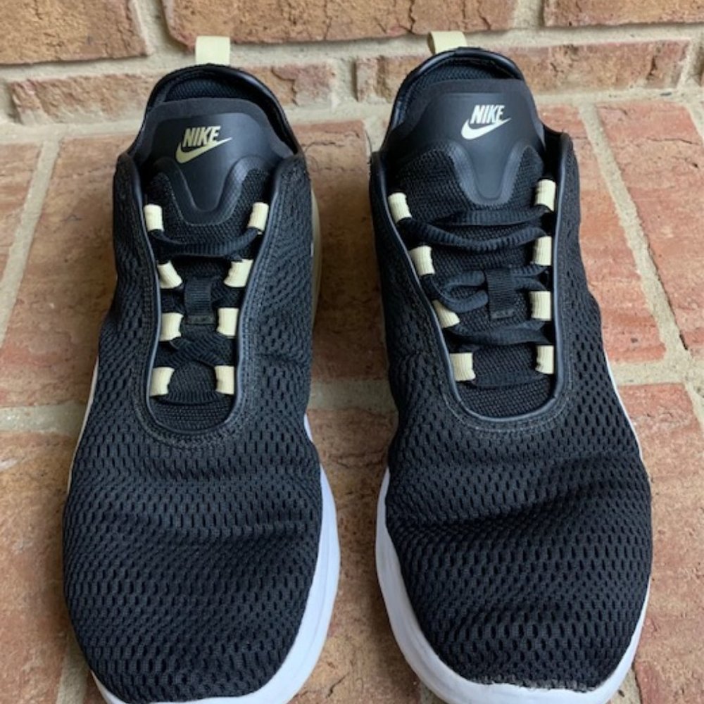 Nike Women's Wmns Air Max Motion 2 'Metallic Star'